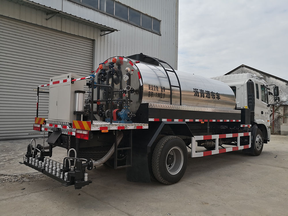 瀝青灑布車(chē)